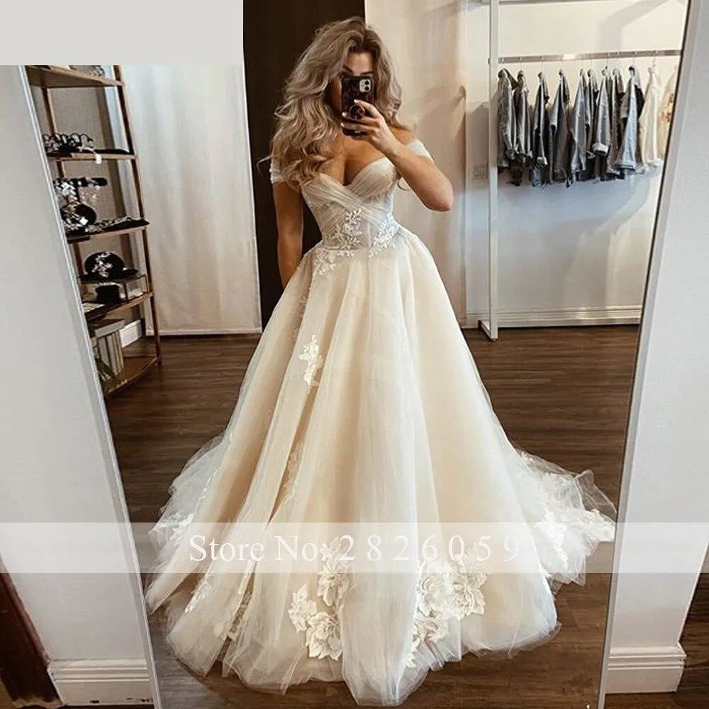 A-Line Boat Neck Tulle Pleated Lace Appliques Floor Length Wedding Dresses