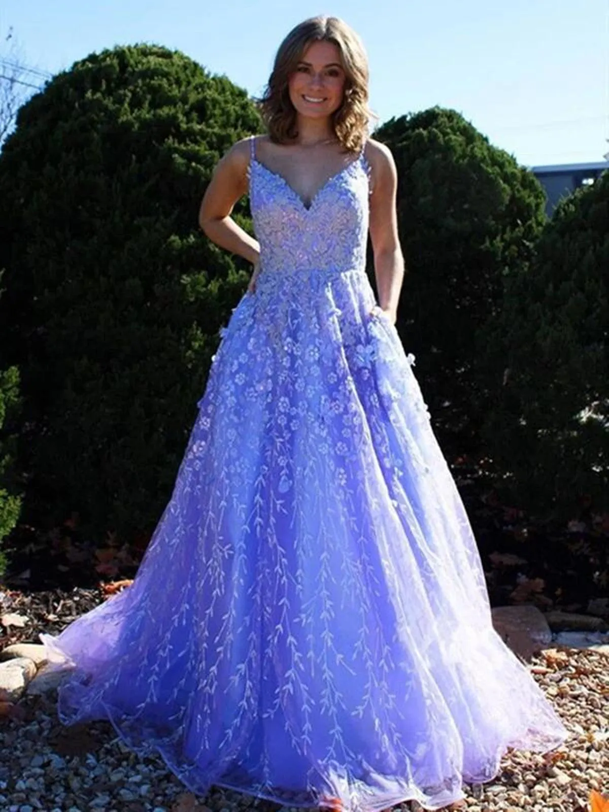 A Line V Neck Blue Tulle Lace Appliques Long Prom Dresses 2021 , Elegant Blue Lace Evening Formal Party Dresses