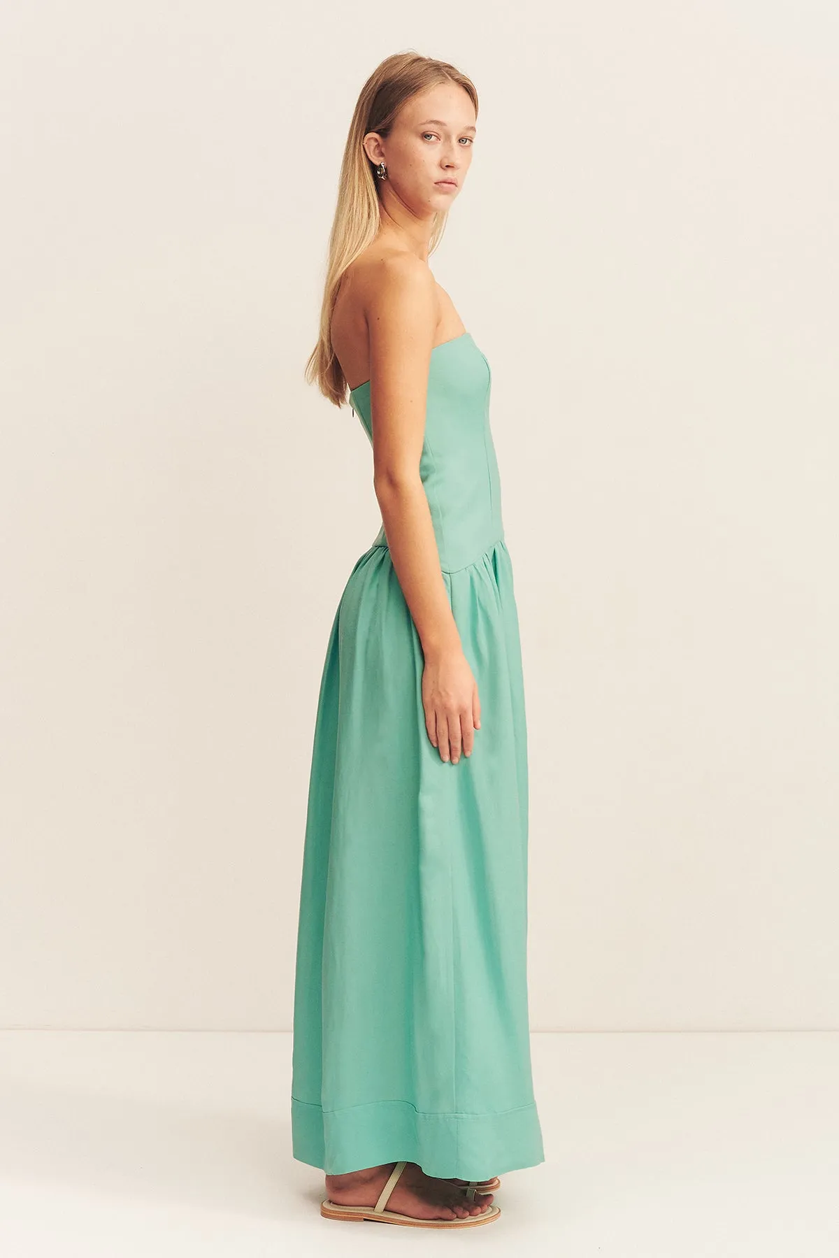 ALEC LINEN STRAPLESS PANELLED MAXI DRESS - POOL BLUE