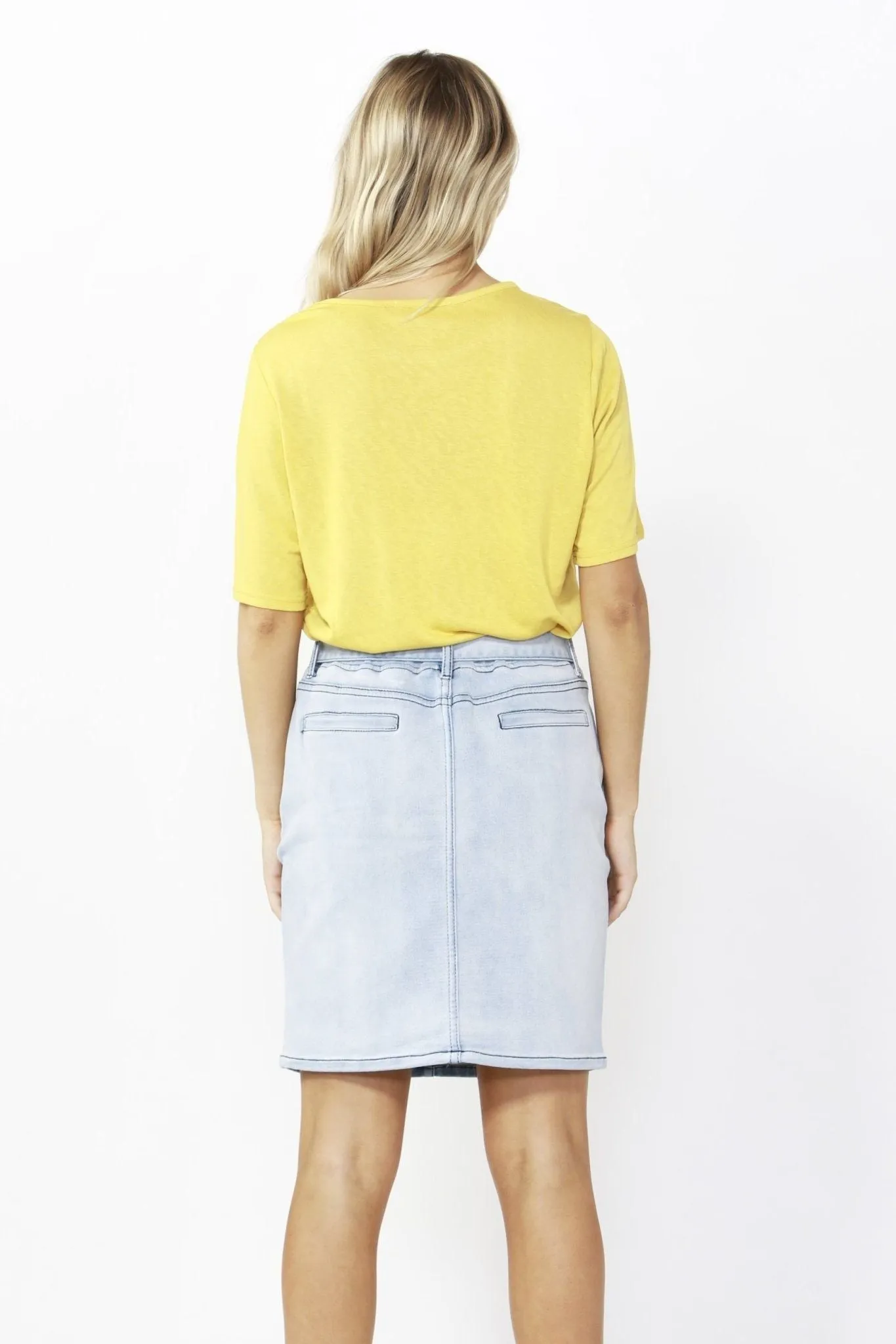 Betty Basics Archer Stretch Denim Skirt in Sky Blue