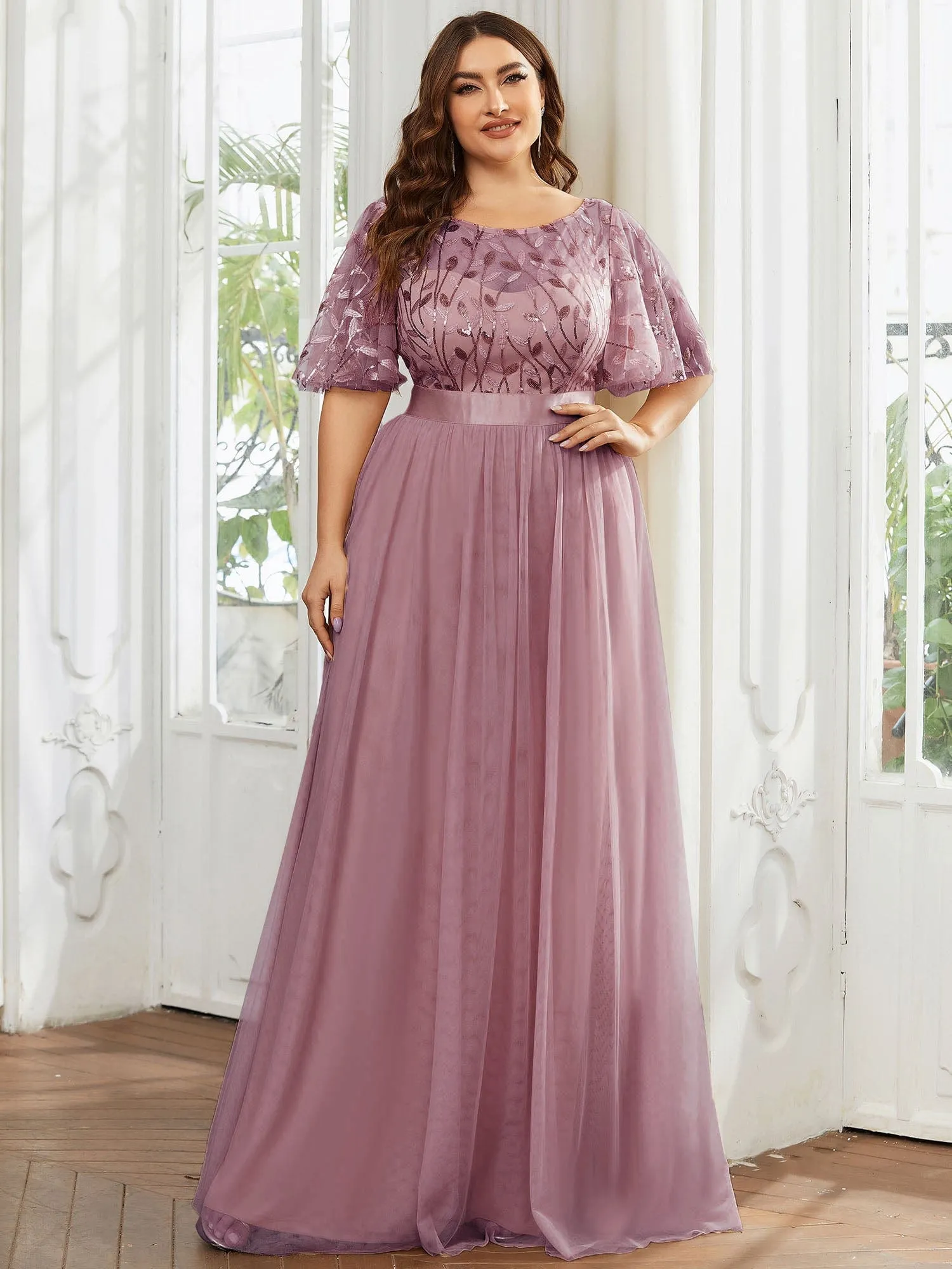 Plus Size Women's Embroidery Evening Dresses with Short Sleeve